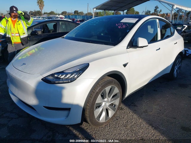 Tesla Model Y Long Range 2021 5YJYGDEE4MF271807 Image 2