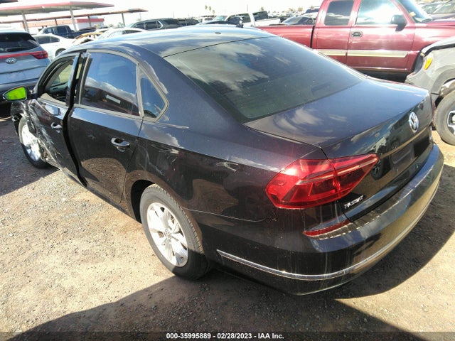 1VWAA7A30JC021754 Volkswagen Passat 2.0t S/r-line