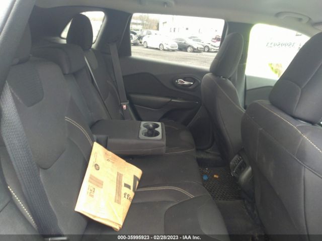 1C4PJMCS9GW188122 Jeep Cherokee Latitude