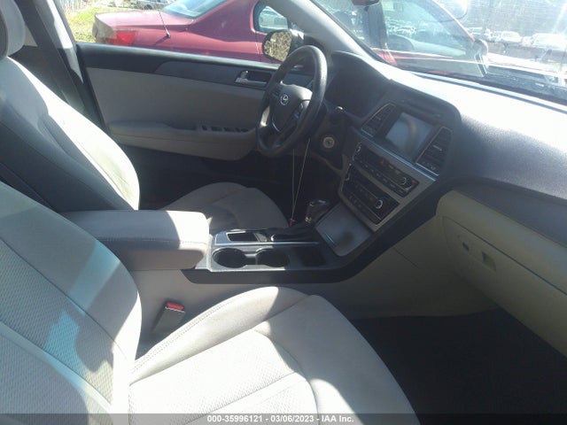 2016 HYUNDAI SONATA 2.4L SE VIN: 5NPE24AF2GH356263