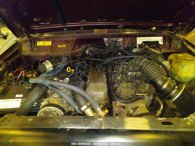 1987 JEEP CHEROKEE LAREDO VIN: 1JCMR784XHT147829