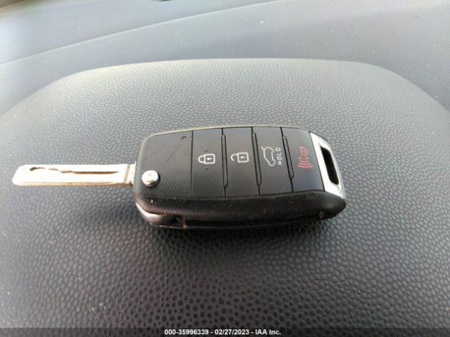 KNDJN2A23F7175215 KIA Soul Base