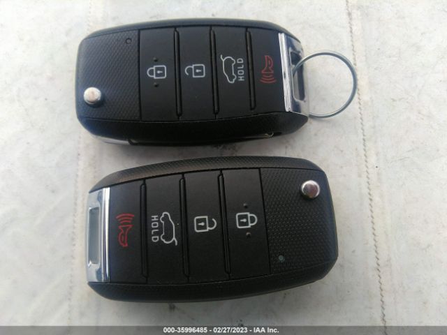 KNDMB5C19G6142707 KIA SEDONA LX