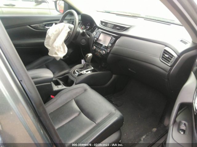 JN8AT2MT4HW139427 Nissan Rogue Sl