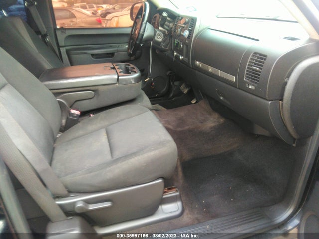 2013 CHEVROLET SILVERADO 1500 LT VIN: 1GCRCSE05DZ143675