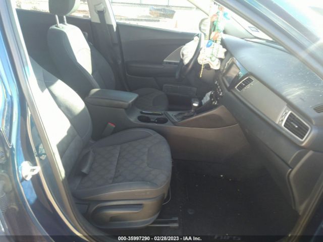 KNDCB3LC0K5322075 KIA NIRO LX