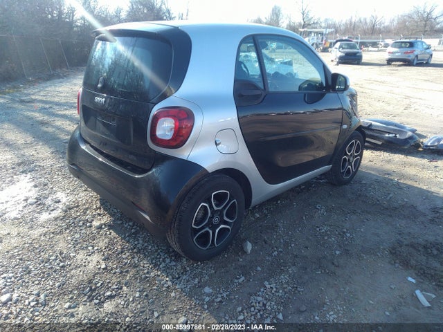 2017 Smart Fortwo, VIN: WMEFJ5DA1HK172403