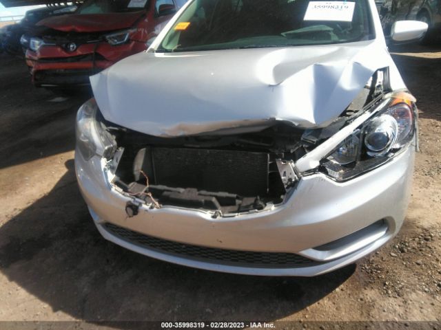KNAFK4A61F5425752 KIA FORTE LX