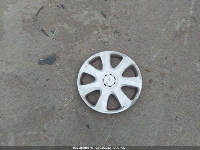 JA32U2FUXFU014930 Mitsubishi LANCER ES