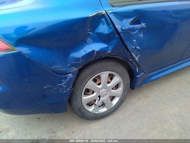 JA32U2FUXFU014930 Mitsubishi LANCER ES