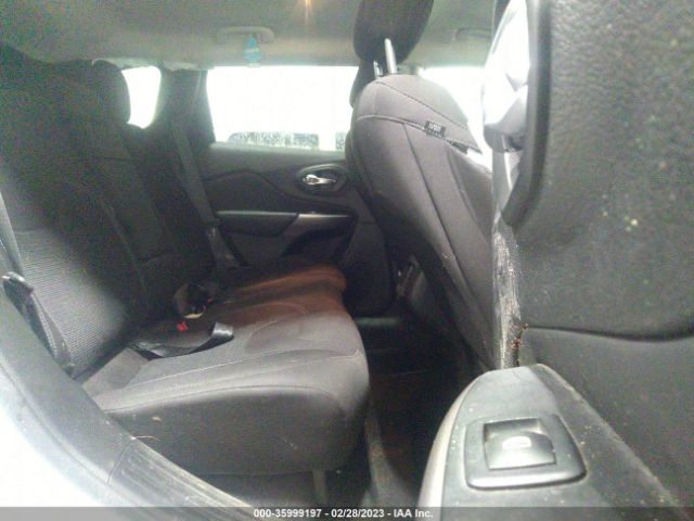 1C4PJMCB5KD372428 Jeep Cherokee Latitude
