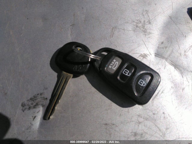 2012 HYUNDAI ELANTRA GLS VIN: KMHDH4AE3CU470897