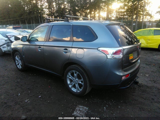 JA4AZ3A35EZ017894 Mitsubishi Outlander Se