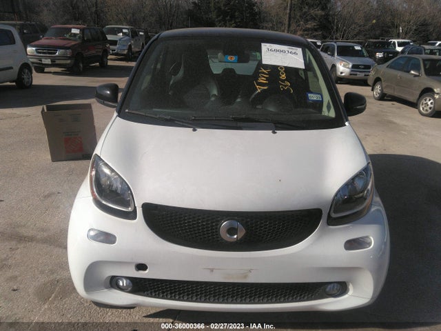 2016 Smart Fortwo, VIN: WMEFJ5DAXGK127099