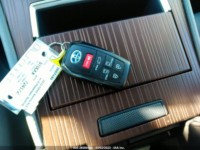 Toyota SIENNA XLE 2022 5TDJRKEC7NS136655 Image 11