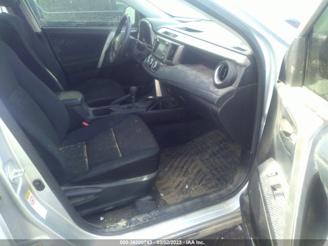 Toyota RAV4 LE 2015 JTMBFREV6FD139020 Image 7