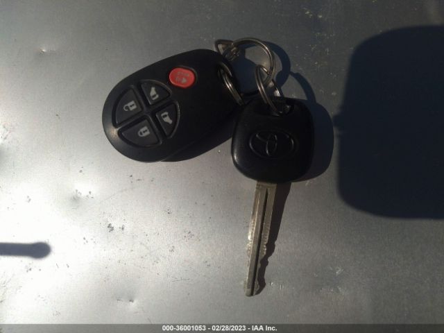 5TDKK3DC4FS583252 Toyota SIENNA LE