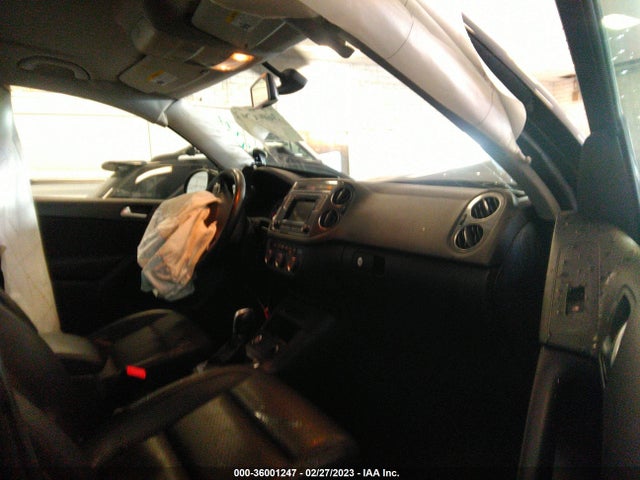 WVGAV7AX3GW603229 Volkswagen TIGUAN S