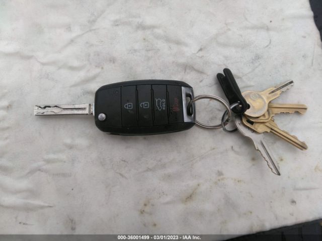 KNDPB3AC2F7758215 KIA Sportage Lx