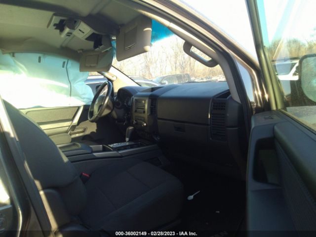 1N6AA0ECXCN311752 Nissan TITAN SV