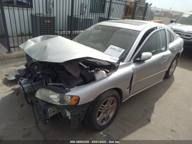 2005 VOLVO S60 VIN: YV1RS612X52457411