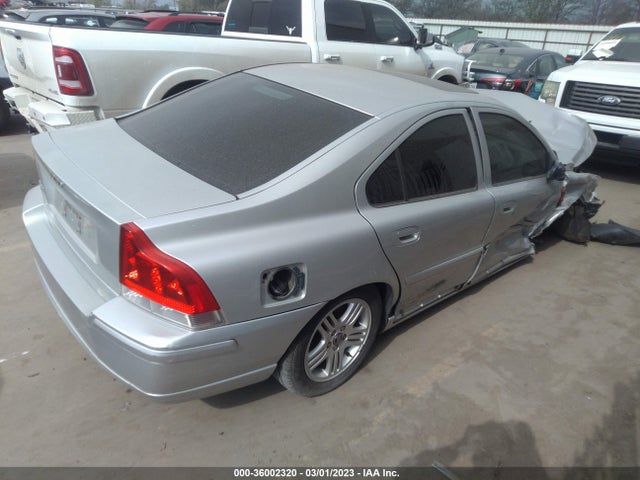 2005 VOLVO S60 VIN: YV1RS612X52457411