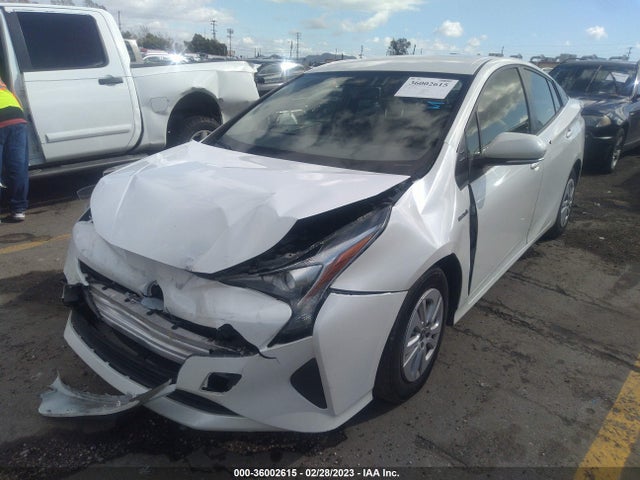 Toyota Prius Two 2016 JTDKBRFU3G3019636 Image 2