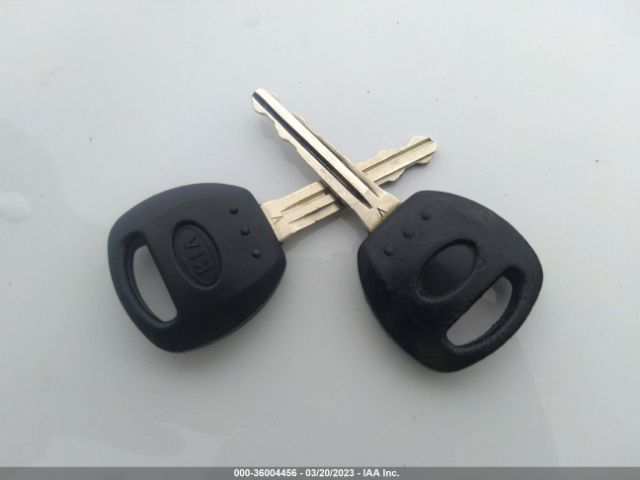 KNDMB233266039370 KIA Sedona Lx/ex