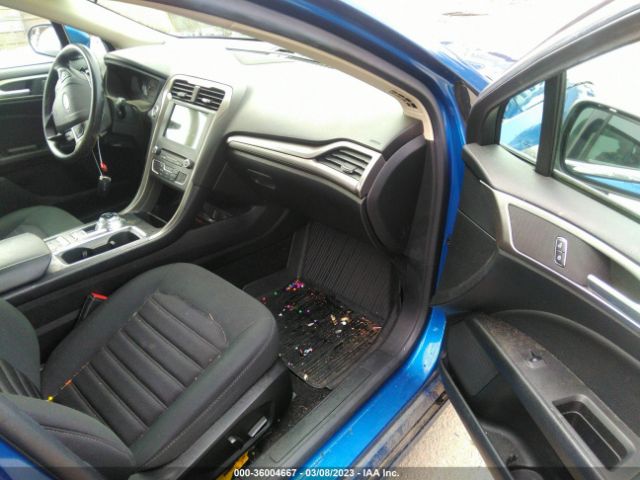 3FA6P0HDXJR255176 Ford FUSION SE