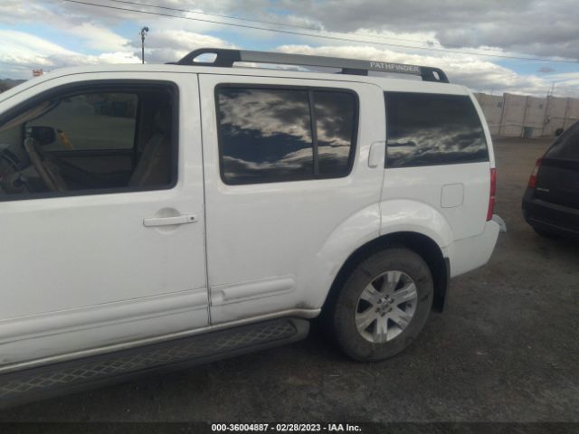 5N1AR18U56C628338 Nissan Pathfinder Le