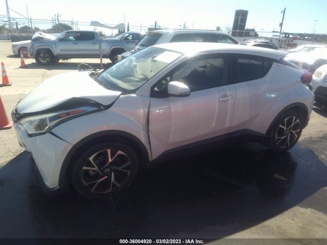 Toyota C-HR XLE 2018 NMTKHMBX5JR035455 Image 2