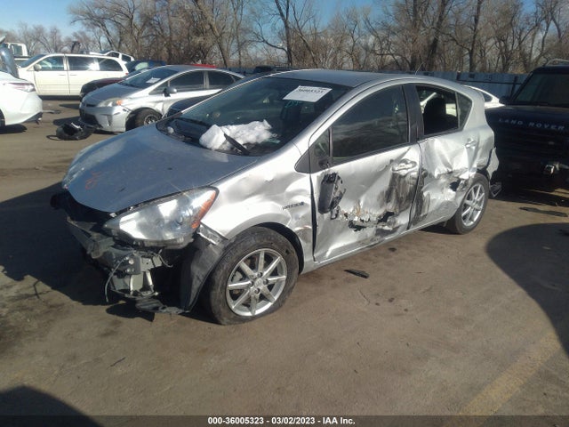 Toyota Prius C One/three/two/four 2014 JTDKDTB31E1564053 Image 2