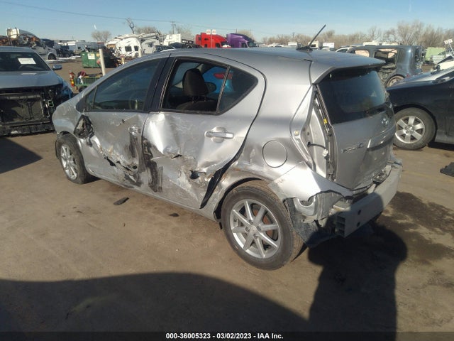 Toyota Prius C One/three/two/four 2014 JTDKDTB31E1564053 Image 3