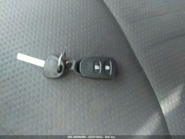 5XYKT3A15CG299315 KIA SORENTO LX
