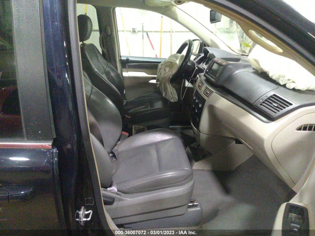 2010 VOLKSWAGEN ROUTAN SE VIN: 2V4RW3D19AR259111