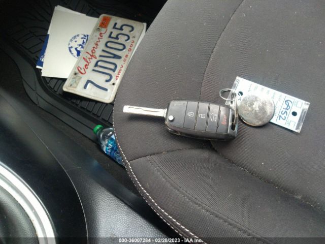 KNDJN2A2XE7747475 KIA Soul Base