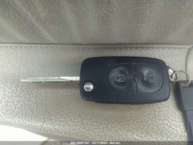 Audi A4 2001 WAUDH68D71A130256 Image 3