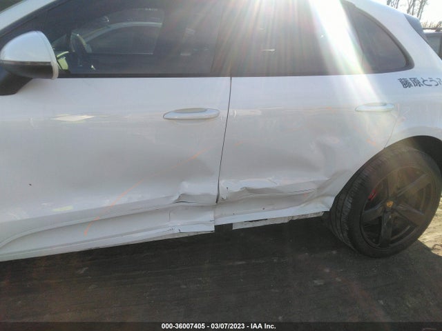 2016 Porsche Macan, VIN: WP1AF2A5XGLB94049