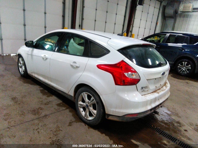 Ford FOCUS SE 2014 1FADP3K22EL198220 Image 3