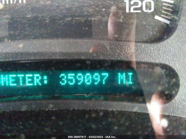 2004 GMC YUKON SLE VIN: 1GKEC13Z44J302635