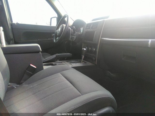 1J4PP2GK5BW551368 Jeep Liberty Sport