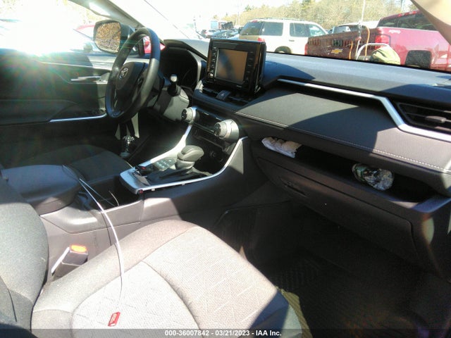 2022 TOYOTA RAV4 XLE VIN: 2T3P1RFV2NC310237