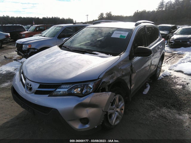Toyota RAV4 LE 2015 JTMBFREV8FD149483 Image 2