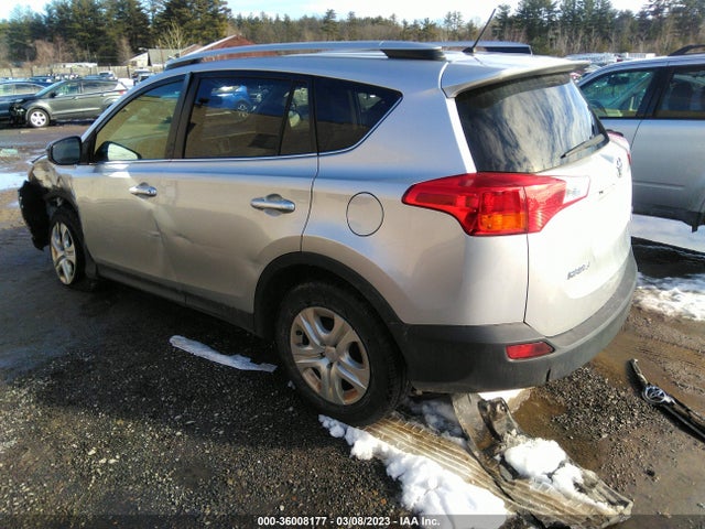 Toyota RAV4 LE 2015 JTMBFREV8FD149483 Image 4