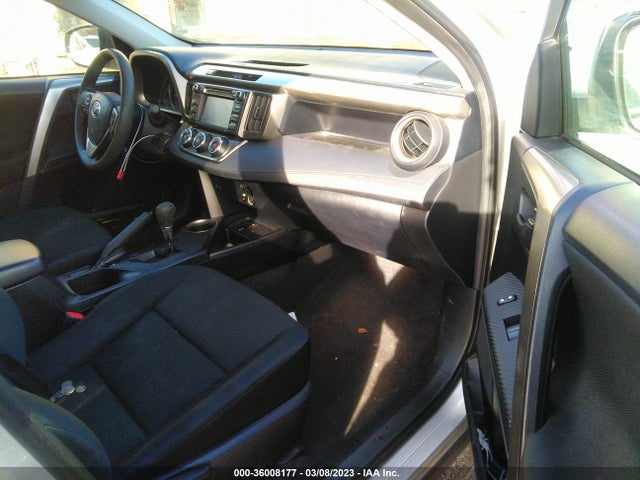 Toyota RAV4 LE 2015 JTMBFREV8FD149483 Image 6