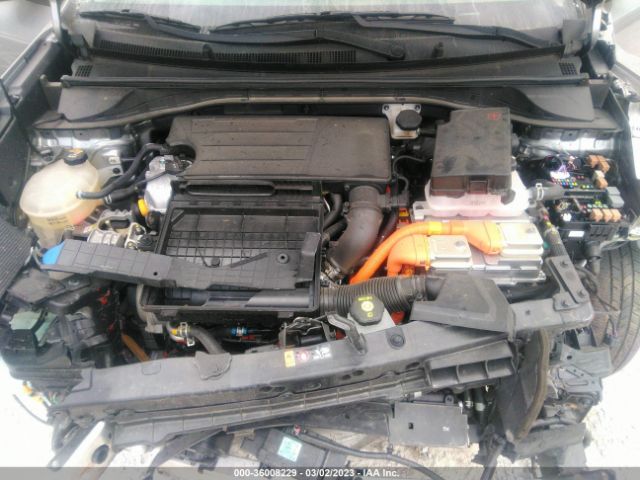 KNDCB3LC3N5535090 KIA NIRO LX