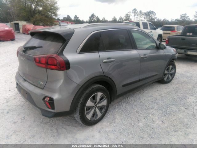 KNDCB3LC3N5535090 KIA NIRO LX