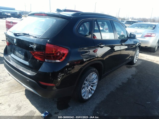 BMW X1 2015 WBAVL1C57FVY24886 Image 4