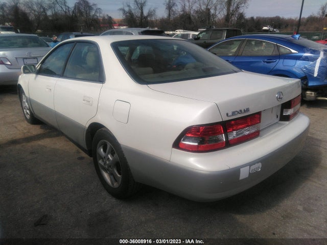 JT8BF28G210328945 Lexus ES 300