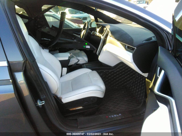Tesla Model X 70d/90d/75d/60d/p100d 2016 5YJXCBE25GF002754 Image 7